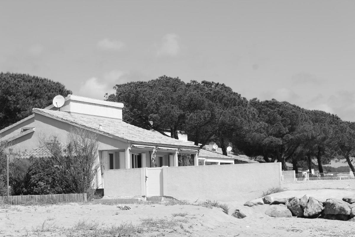 Bord de mer, pieds dans l'eau, vue panoramique Villa San-Nicolao Kültér fotó