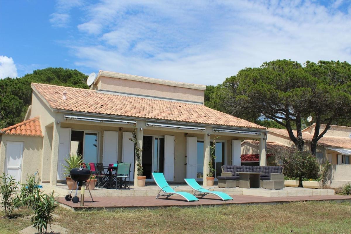 Bord de mer, pieds dans l'eau, vue panoramique Villa San-Nicolao Kültér fotó