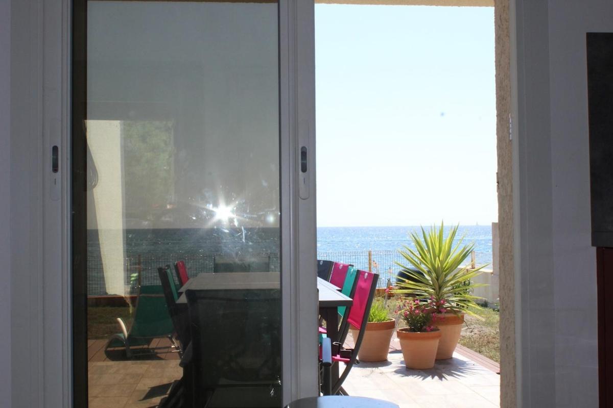 Bord de mer, pieds dans l'eau, vue panoramique Villa San-Nicolao Kültér fotó