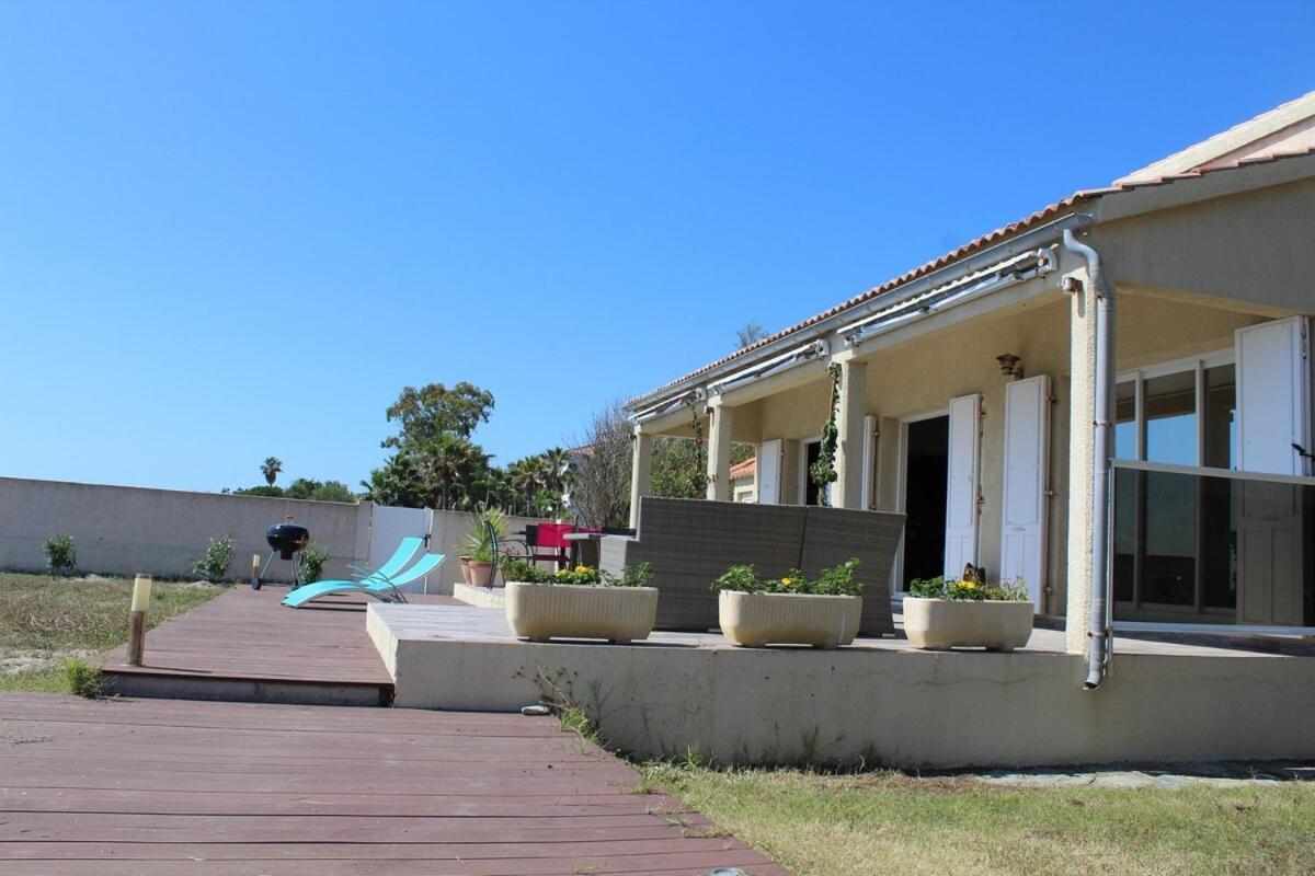 Bord de mer, pieds dans l'eau, vue panoramique Villa San-Nicolao Kültér fotó