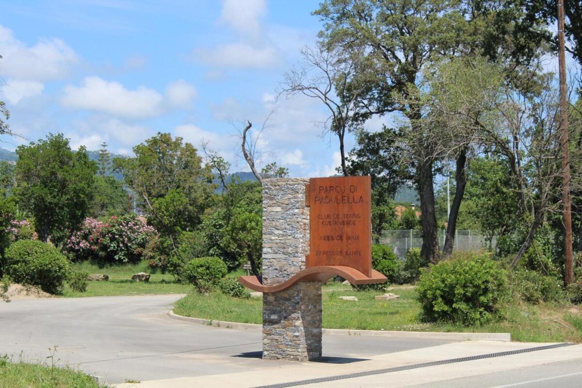 Bord de mer, pieds dans l'eau, vue panoramique Villa San-Nicolao Kültér fotó