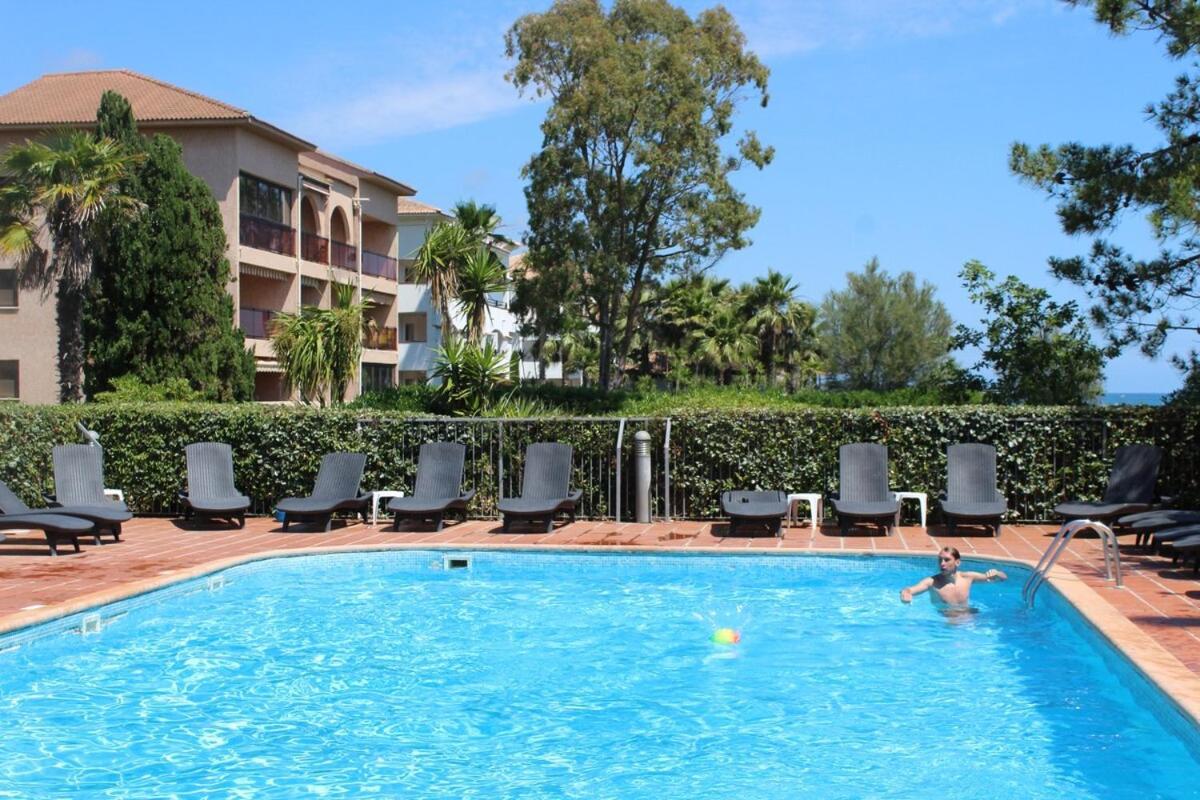 Bord de mer, pieds dans l'eau, vue panoramique Villa San-Nicolao Kültér fotó