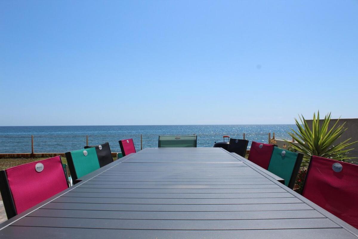 Bord de mer, pieds dans l'eau, vue panoramique Villa San-Nicolao Kültér fotó